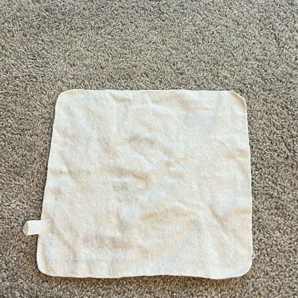 ⚪️Little girl one size multicolor butterfly washcloth, preowned⚪️